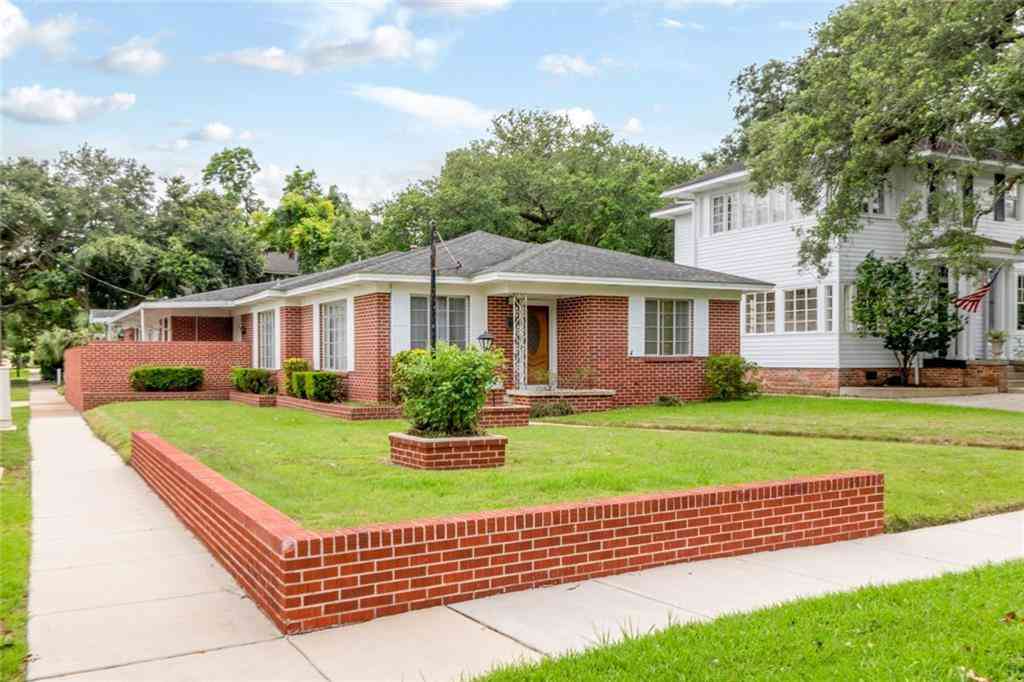 Homes For Sale - 1901 Dauphin Street<br/> Mobile County, Mobile, AL 36606