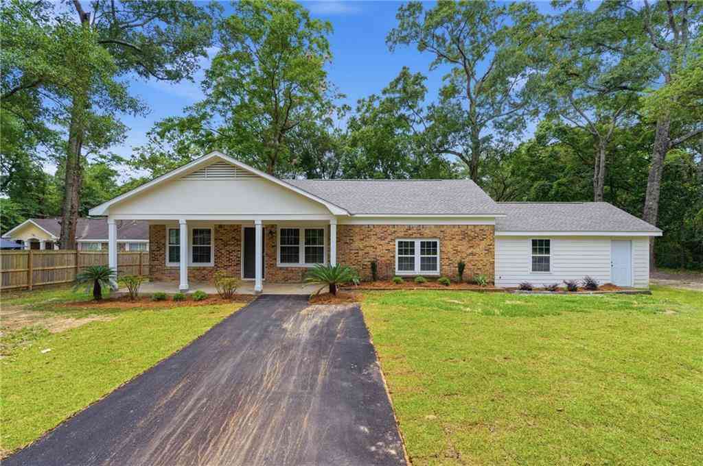Homes For Sale - 5517 Johnson Road<br/> Theodore, AL 36582
