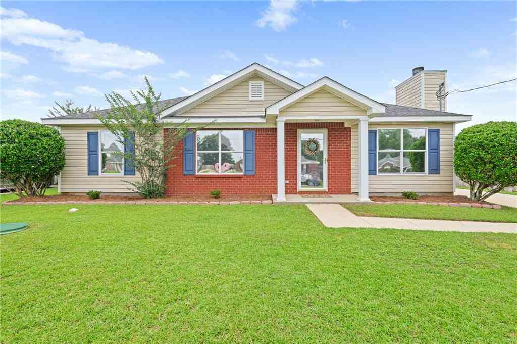 Homes For Sale - 4971 Myrick Court<br/> Mobile, AL 36695