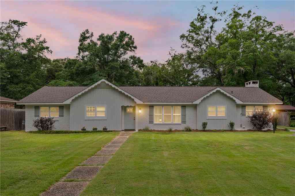 Homes For Sale - 313 Camelot Drive<br/> Saraland, AL 36571