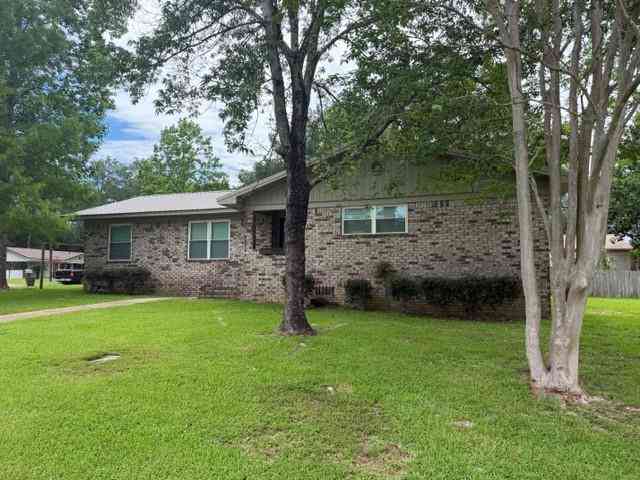 Homes For Sale - 130 Thomas Drive<br/> Saraland, AL 36571