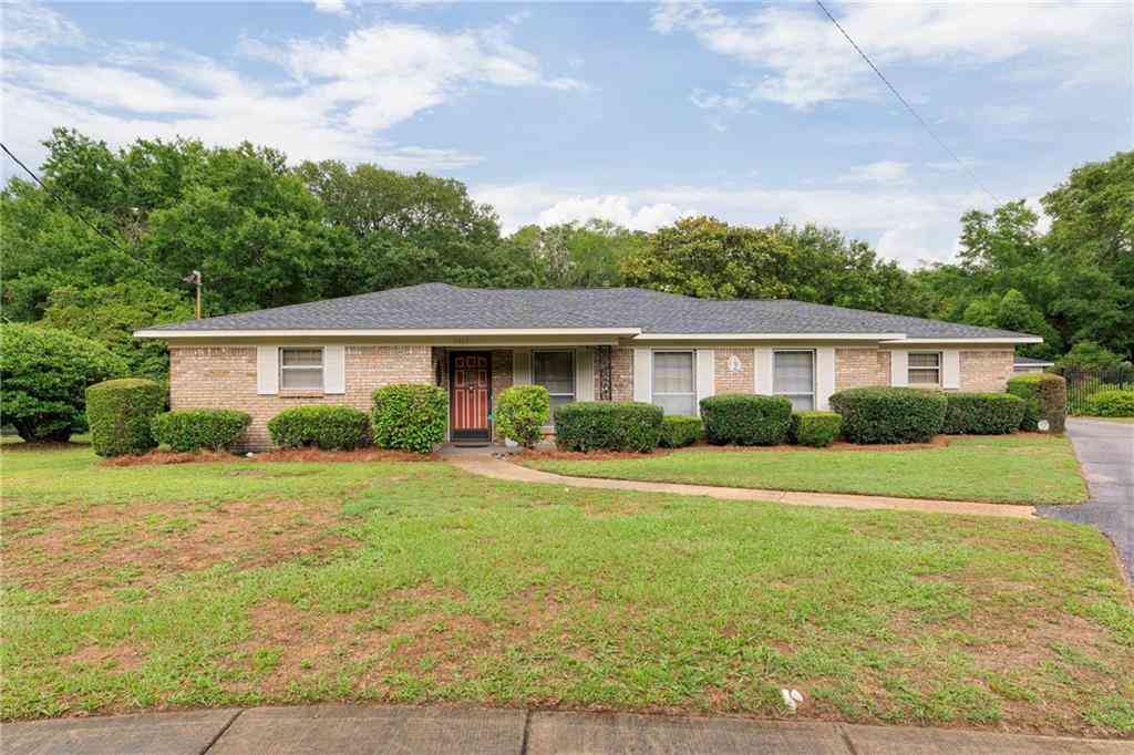 Homes For Sale - 1367 Spring Valley Court<br/> Mobile, AL 36693