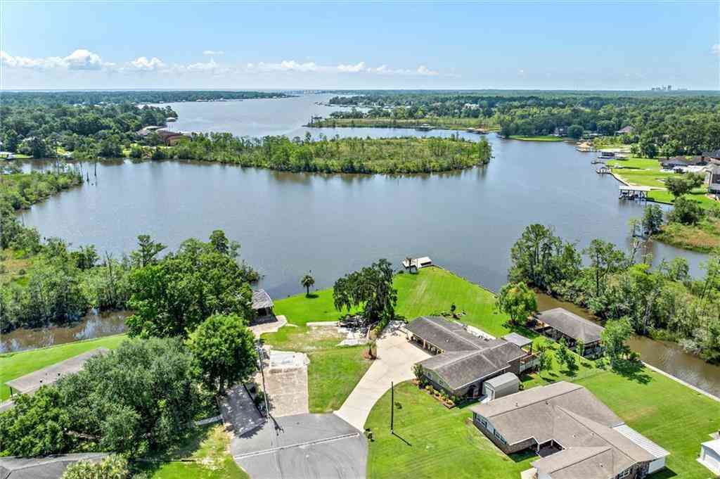 Homes For Sale - 3801 Point Road<br/> Mobile, AL 36619