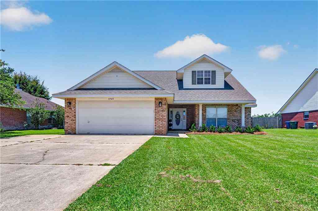 Homes For Sale - 8943 Turf Creek Drive<br/> Foley, AL 36535