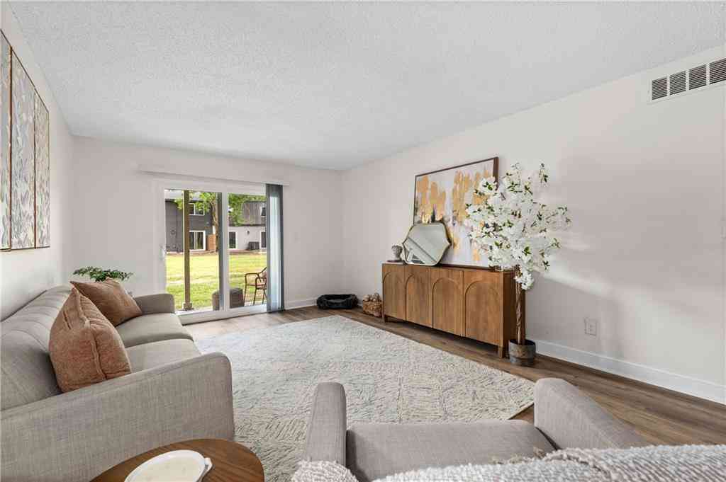 Apartment For Rent - 442 Cottage Hill Road<br/> Mobile, AL 36606