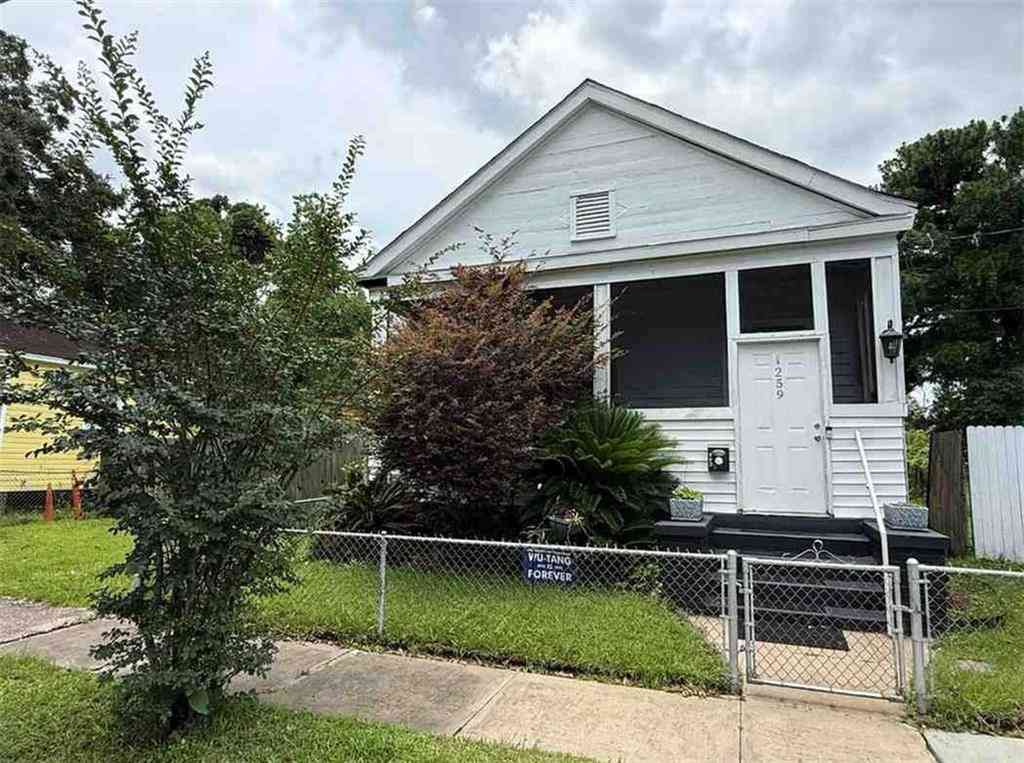 Homes For Sale - 259 Warren Street<br/> Mobile, AL 36603