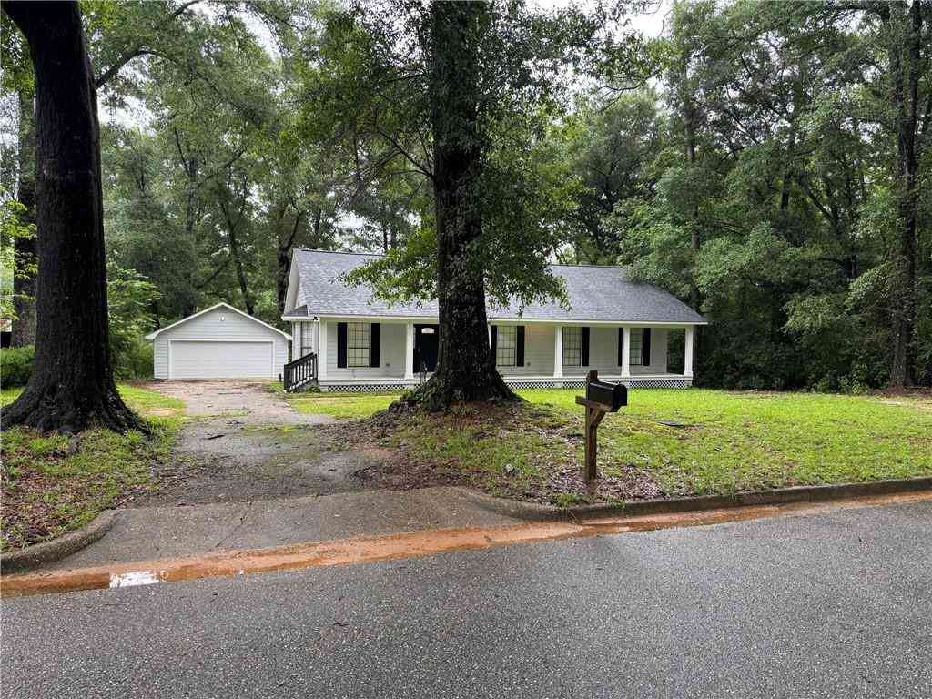 Homes For Sale - 4066 Kingston Court<br/> Saraland, AL 36571