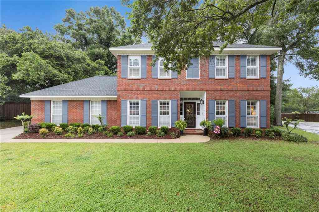 Homes For Sale - 6300 Hillcrest Oaks Drive<br/> Mobile, AL 36693