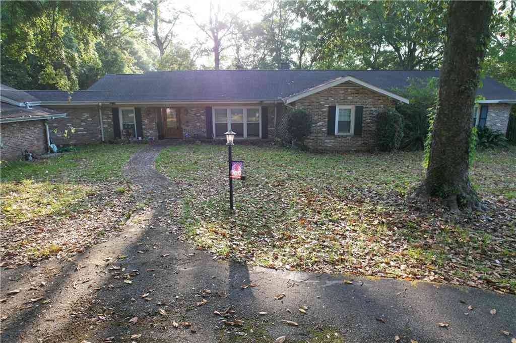 Homes For Sale - 615 W Skyline Drive<br/> Mobile, AL 36609
