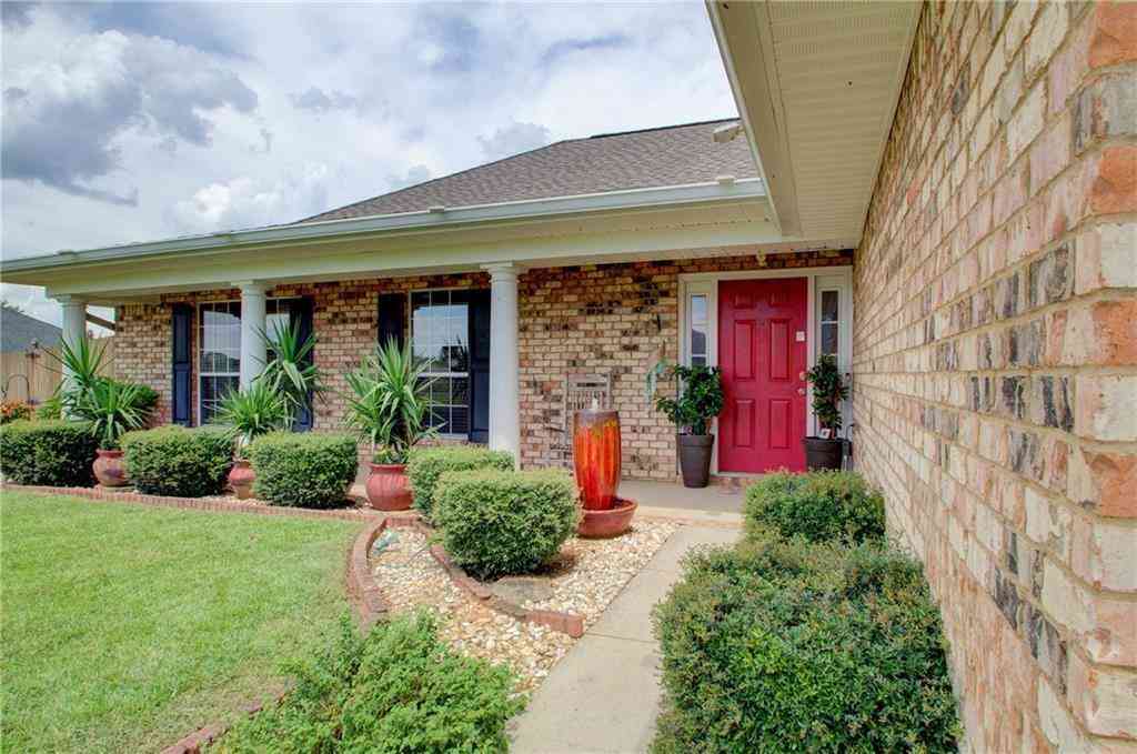 Homes For Rent - 10214 N Scott Plantation Drive<br/> Mobile, AL 36695