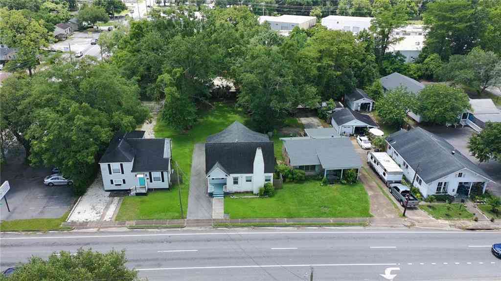Homes For Sale - 2555 Dauphin Street<br/> Mobile, AL 36606