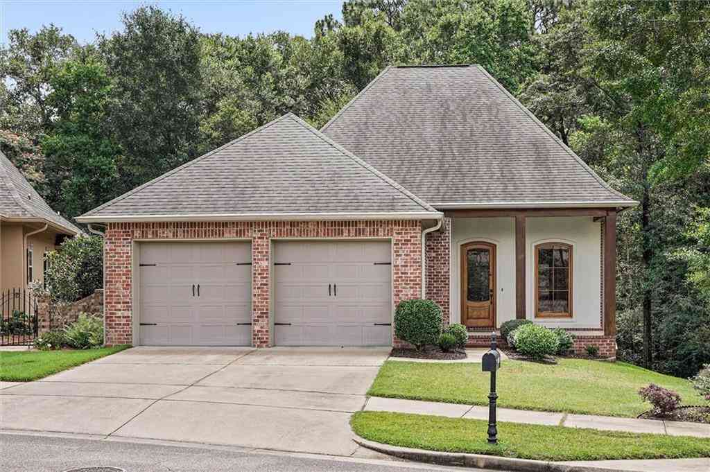 Homes For Sale - 3432 Rue Royal<br/> Mobile, AL 36693