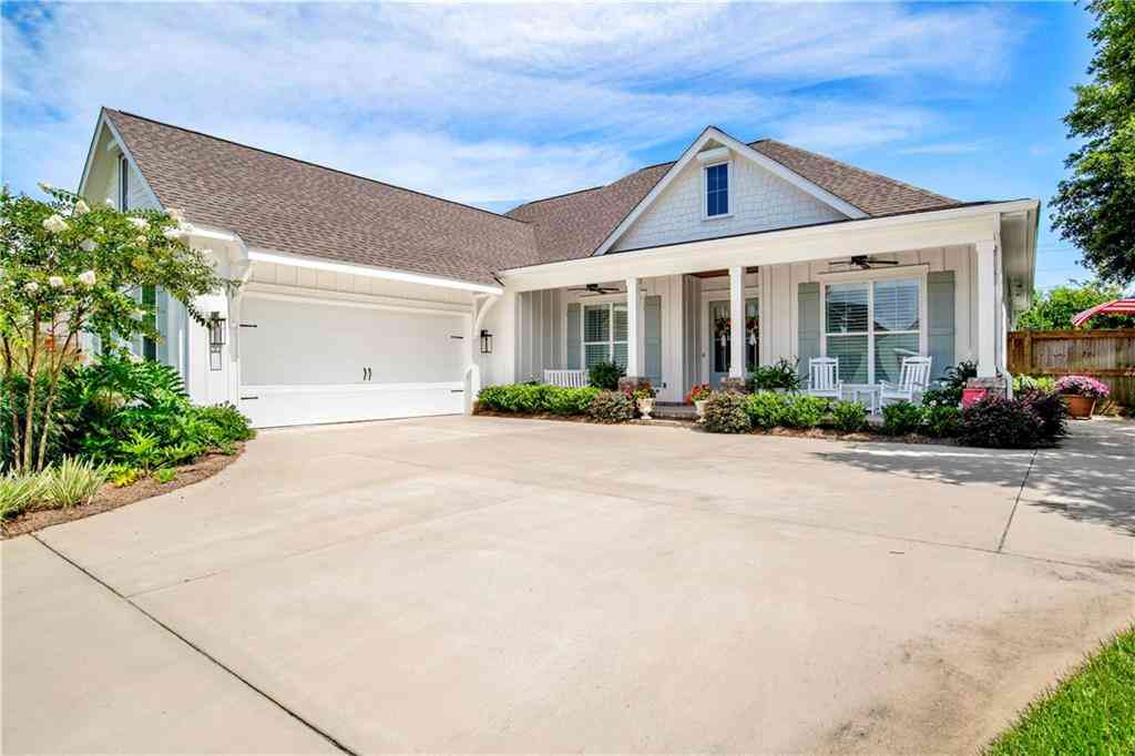 Homes For Sale - 17475 Burwick Loop<br/> Fairhope, AL 36532
