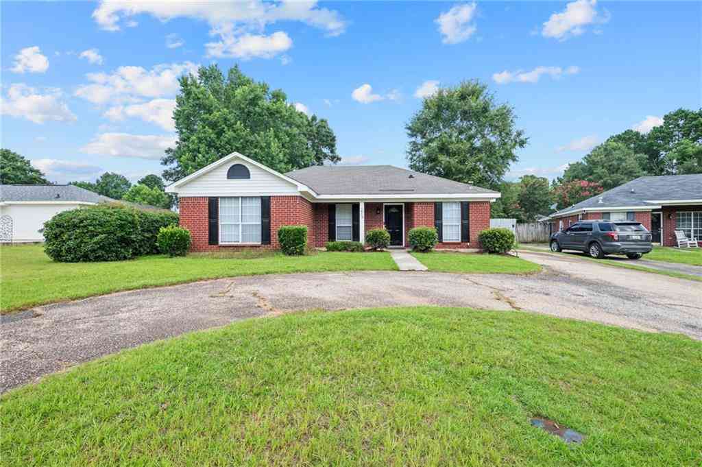Homes For Sale - 1875 Woodcrest Court<br/> Mobile County, Semmes, AL 36575