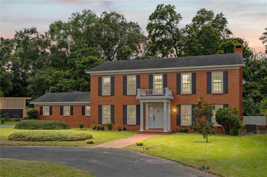 Homes For Sale - 1440 W Regency Oaks Drive<br/> Mobile, AL 36609