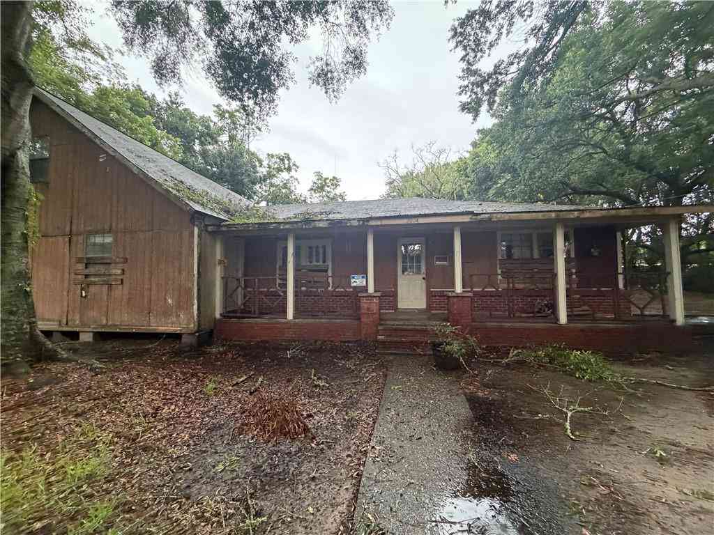 Homes For Sale - 2004 Magnolia Lane<br/> Mobile, AL 36605