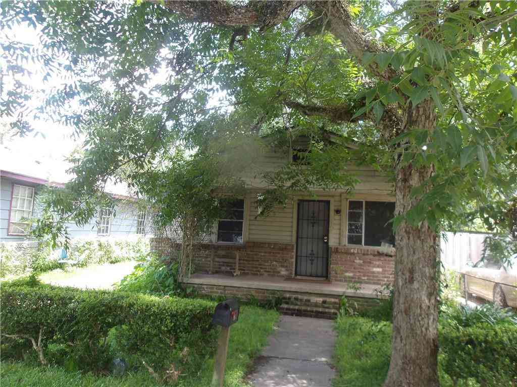 Homes For Sale - 236 Chandler Street<br/> Mobile County, Mobile, AL 36610