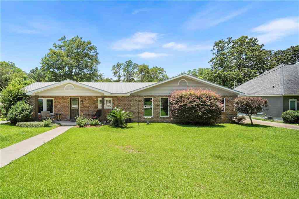 Homes For Sale - 1615 5th Street<br/> Daphne, AL 36526
