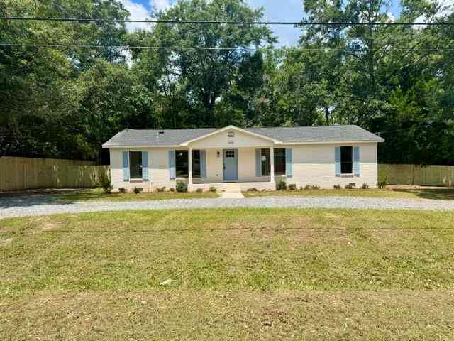 Homes For Sale - 9481 Pinewood Avenue<br/> Baldwin County, Elberta, AL 36530