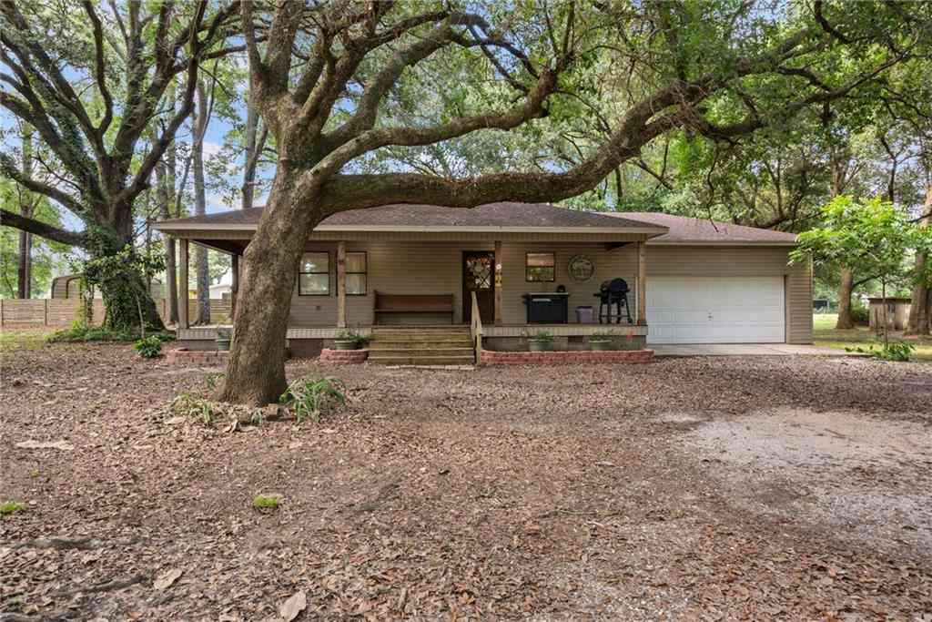 Homes For Sale - 5875 S Grand Bay-wilmer Road<br/> Grand Bay, AL 36541