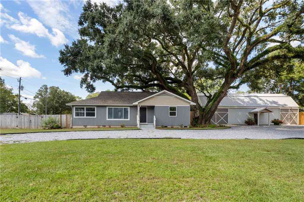 Homes For Rent - 2762 Hillcrest Road<br/> Mobile, AL 36695