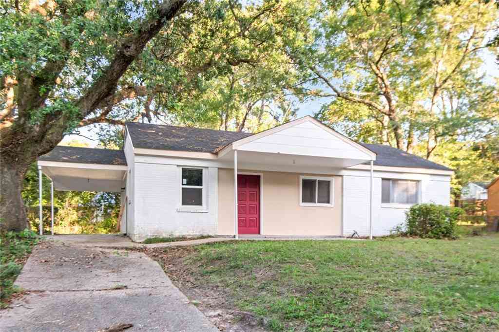Homes For Sale - 511 E Meadow Wood Curve<br/> Mobile, AL 36609