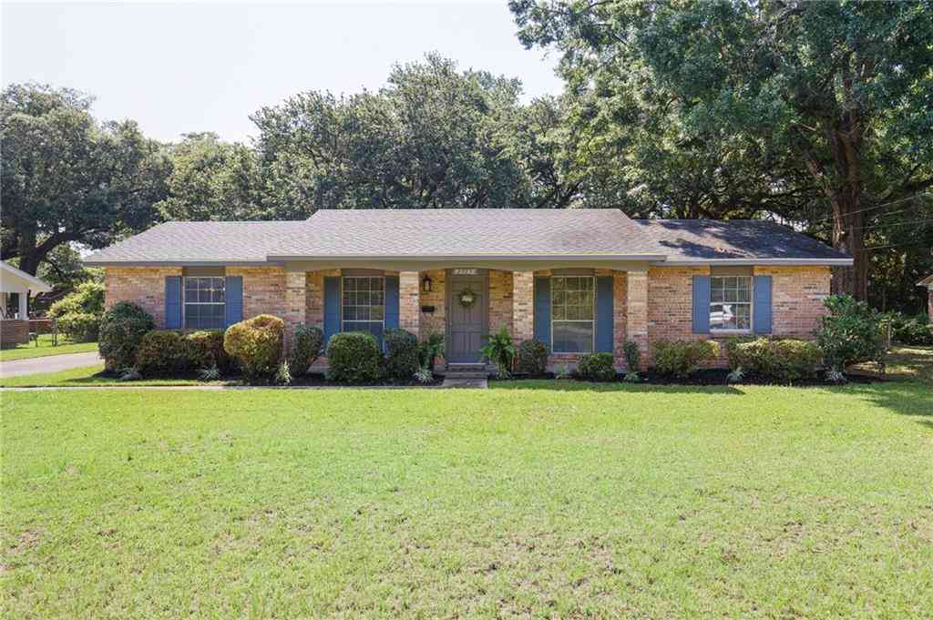 Homes For Sale - 2225 Vaughan Drive<br/> Mobile, AL 36605