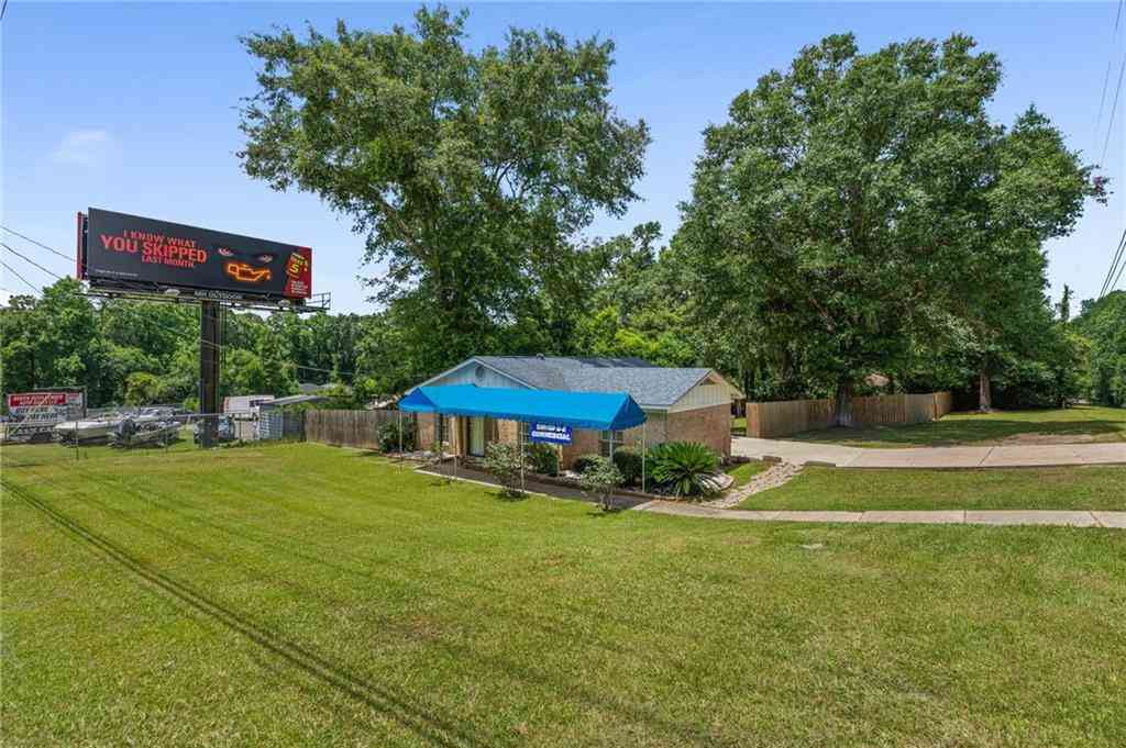 Homes For Sale - 7805 Terry Drive<br/> Mobile, AL 36695