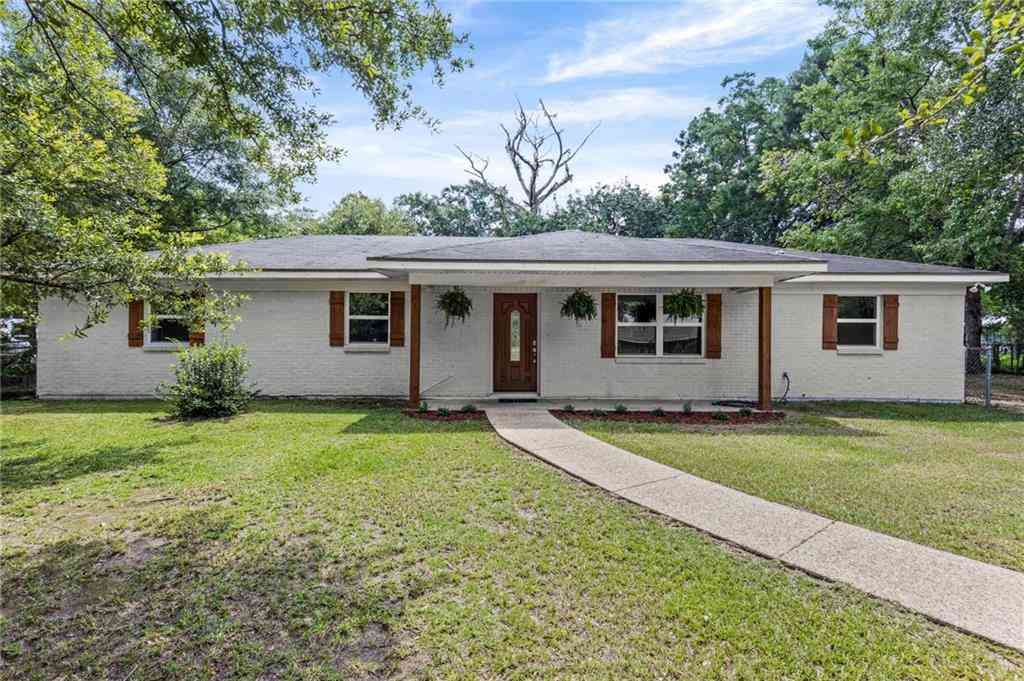 Homes For Sale - 5726 Apache Drive<br/> Satsuma, AL 36572