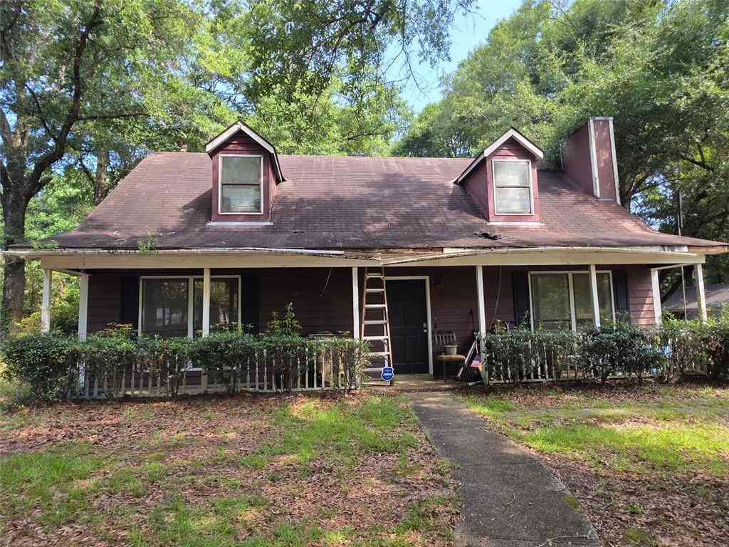 Homes For Sale - 2121 Luckner Court<br/> Mobile, AL 36618