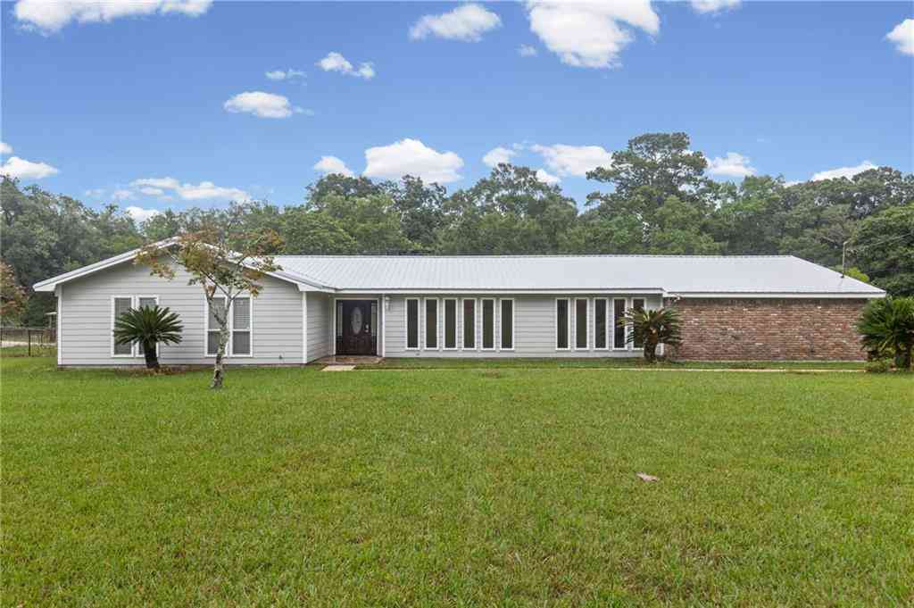 Homes For Sale - 3350 Roberts Lane<br/> Semmes, AL 36575