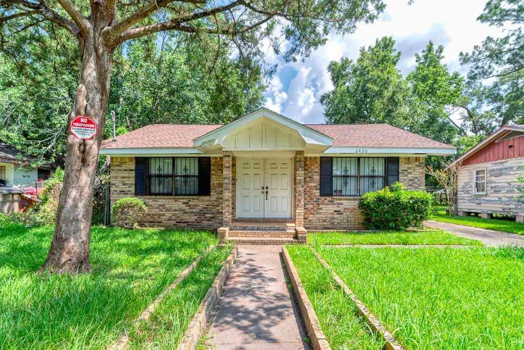 Homes For Sale - 2430 Denmark Street<br/> Mobile County, Mobile, AL 36617