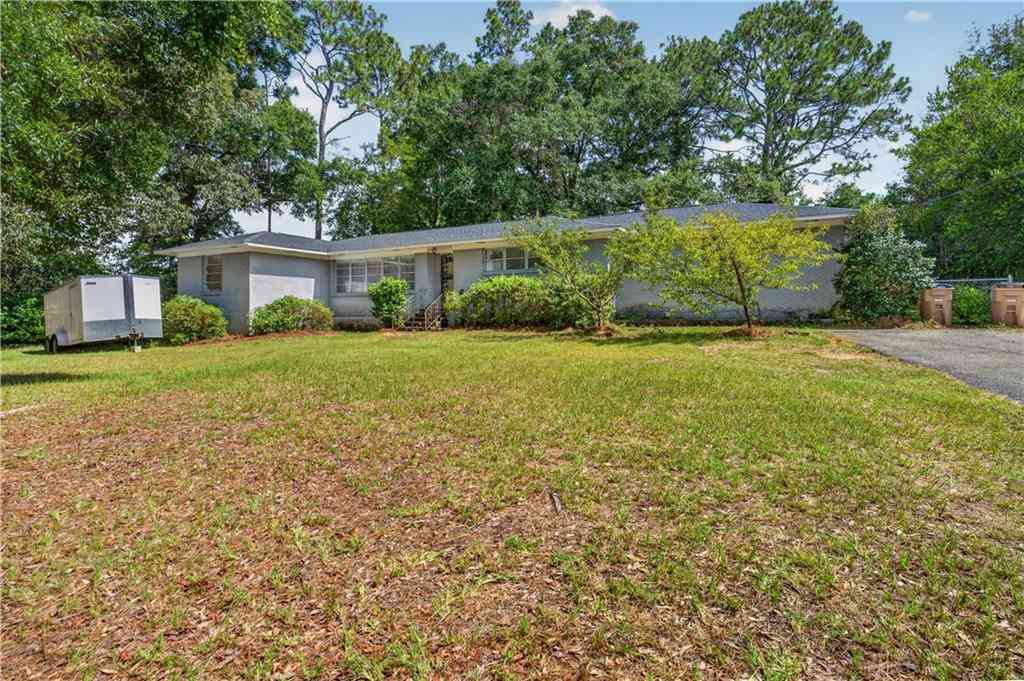 Homes For Sale - 5851 Overlook Road<br/> Mobile, AL 36618