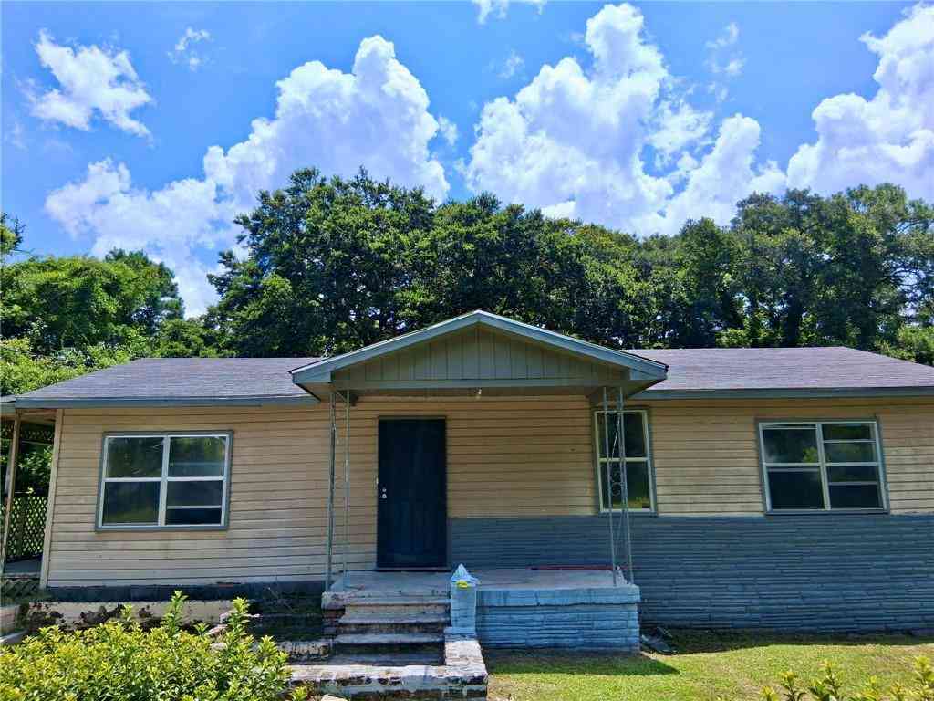 Homes For Sale - 46 E Brucewood Drive<br/> Eight Mile, AL 36613