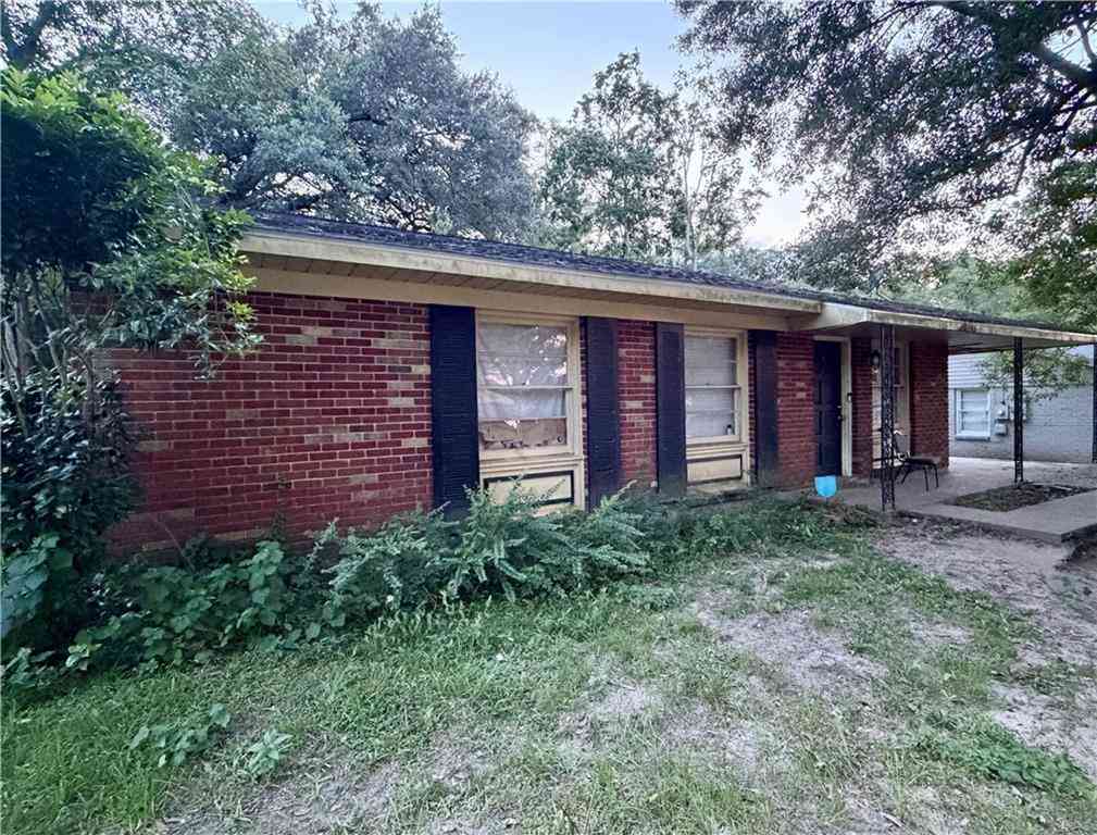 Homes For Sale - 402 La Rose Drive<br/> Mobile, AL 36609