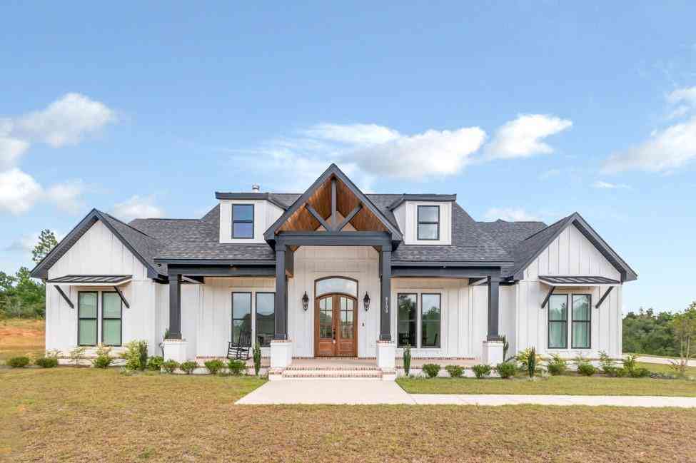 Homes For Sale - 8100 Willow Lane<br/> Saraland, AL 36571