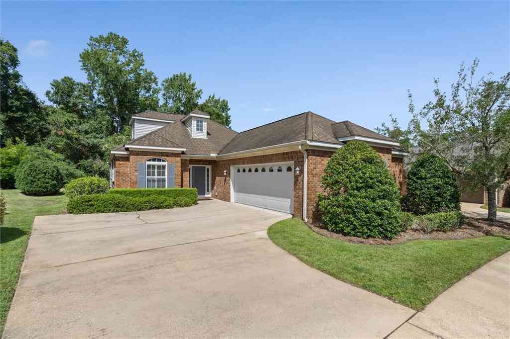 Homes For Sale - 6852 Somerby Lane<br/> Mobile, AL 36695