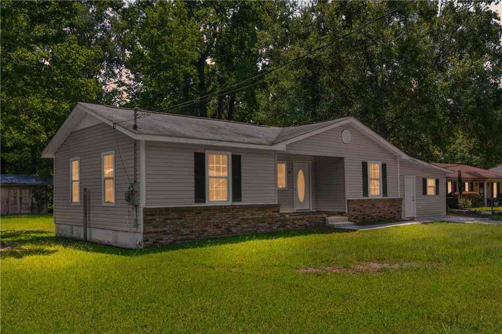 Homes For Sale - 1014 4th Avenue<br/> Saraland, AL 36571