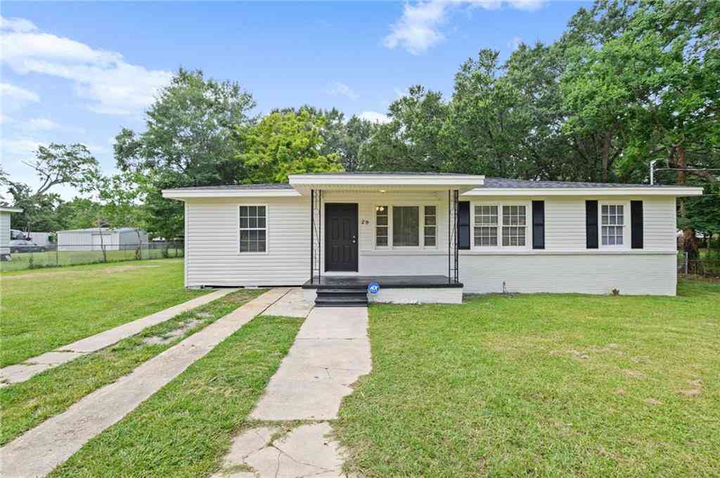 Homes For Sale - 29 Melinda Drive<br/> Saraland, AL 36571