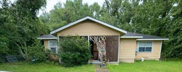 Homes For Sale - 1512 Canal Road<br/> Mobile County, Mobile, AL 36605