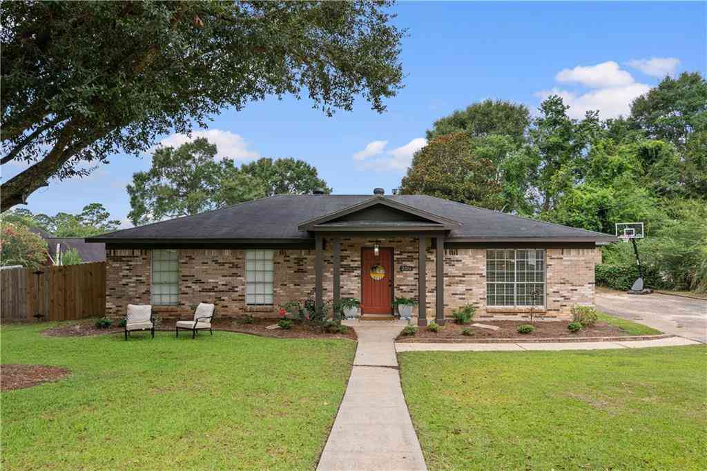 Homes For Sale - 2016 Marian Drive<br/> Mobile, AL 36695