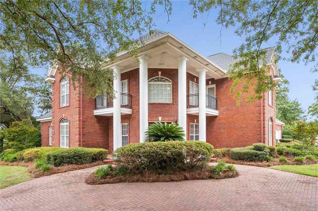 Homes For Sale - 7596 Willow Circle<br/> Mobile, AL 36695