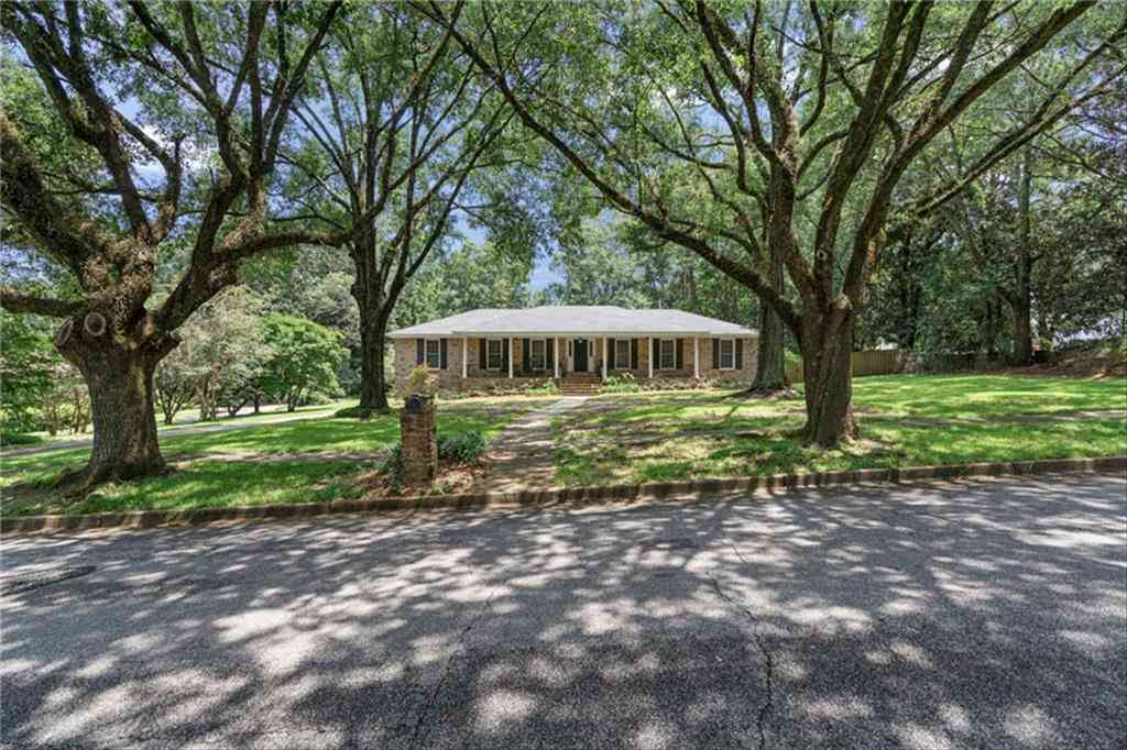 Homes For Sale - 663 Ridgefield Road<br/> Mobile, AL 36608