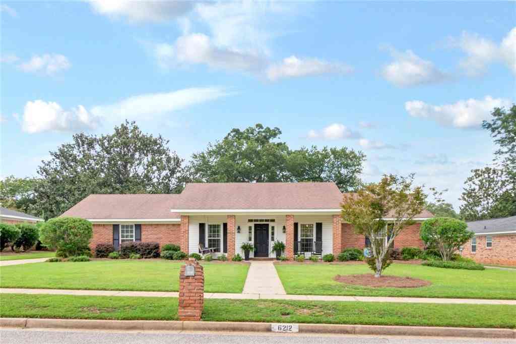 Homes For Sale - 6212 Oak Branch Court<br/> Mobile County, Mobile, AL 36609