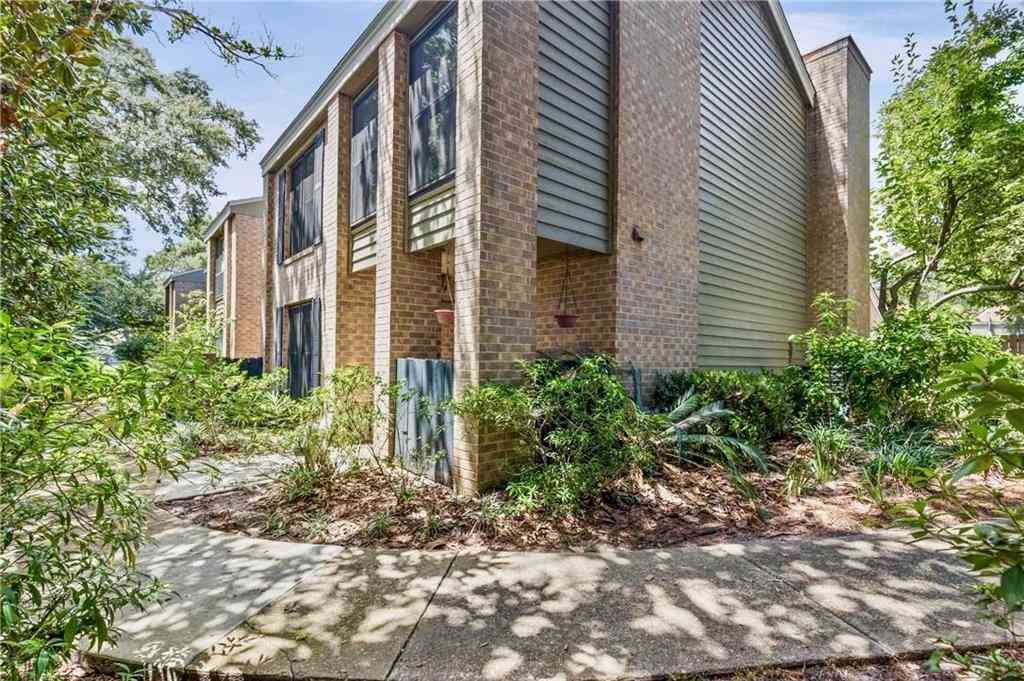 Condo For Sale - 2901 Grant Street #304<br/> Mobile, AL 36606