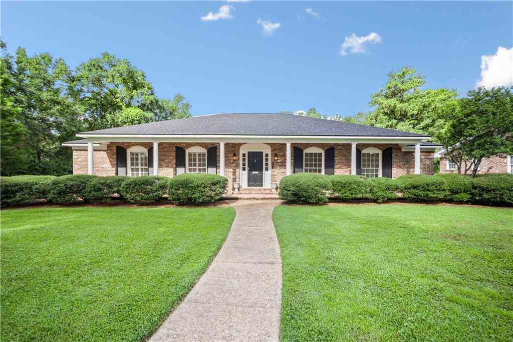 Homes For Sale - 301 E Indian Creek Drive<br/> Mobile, AL 36607