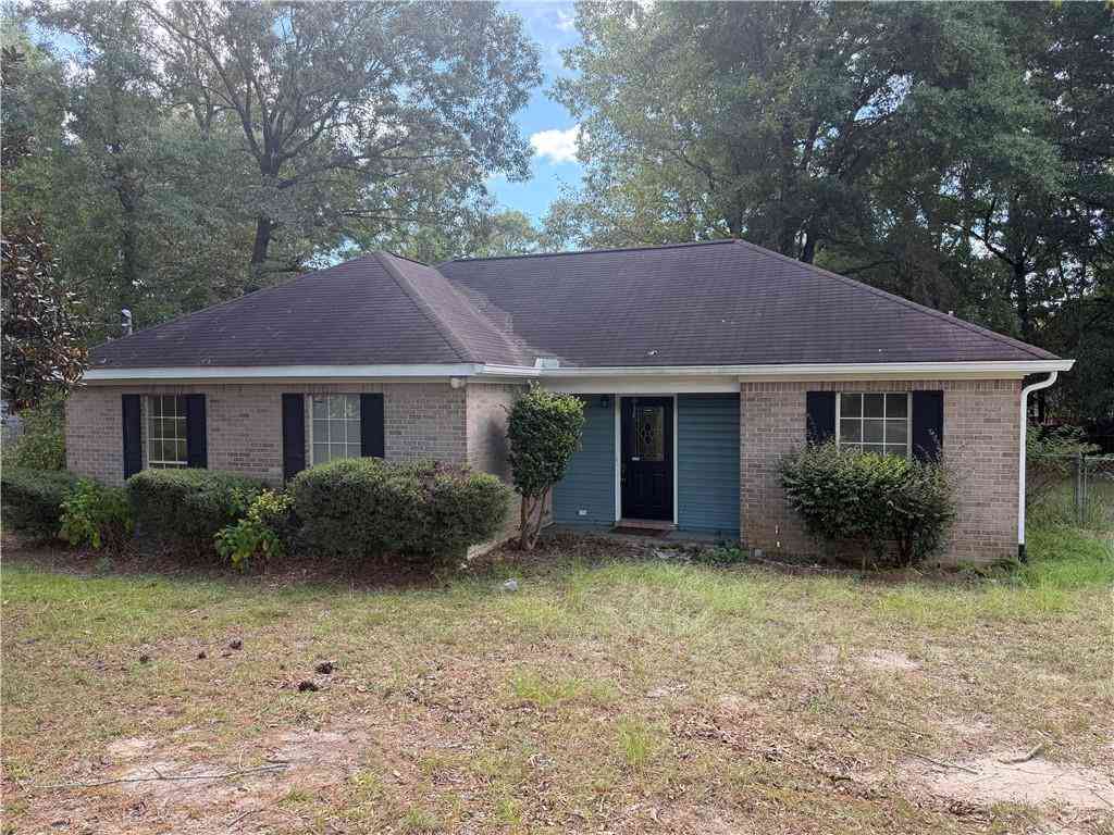 Homes For Sale - 1075 W Salco Road<br/> Axis, AL 36505