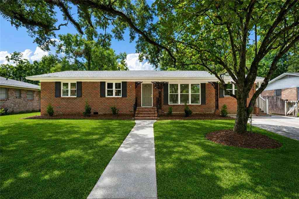 Homes For Sale - 2779 Grafhill Drive<br/> Mobile, AL 36606