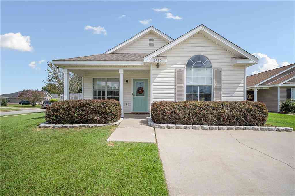 Homes For Sale - 8730 Big Ben Court<br/> Mobile, AL 36695