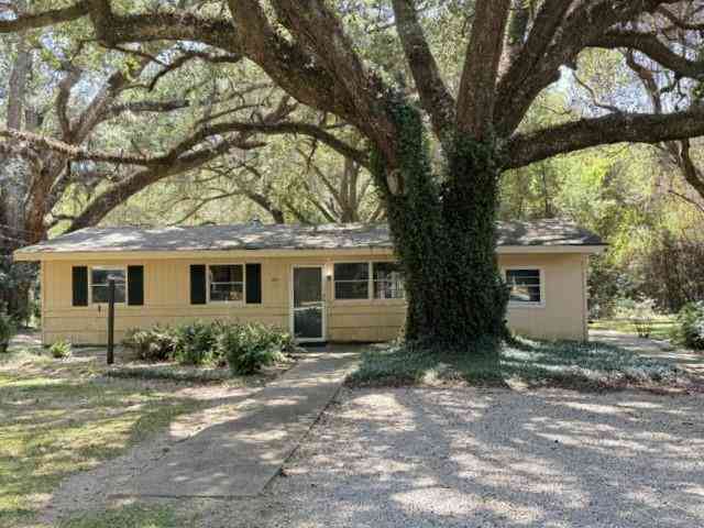 Homes For Sale - 904 Dauphine Circle<br/> Daphne, AL 36526
